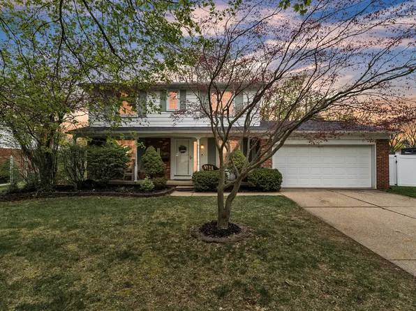 15330 Fairlane Dr, Livonia, MI 48154