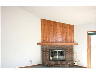 4th image of 1087 Clark Ave
