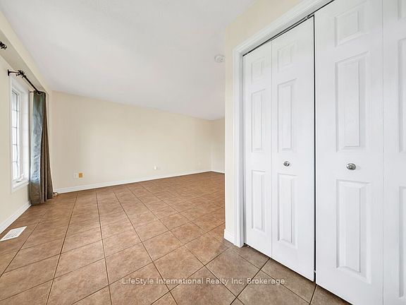 4th image of 529 Victoria Rd N