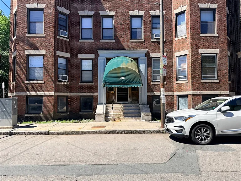 316 Summit Ave #5 — Photo 12