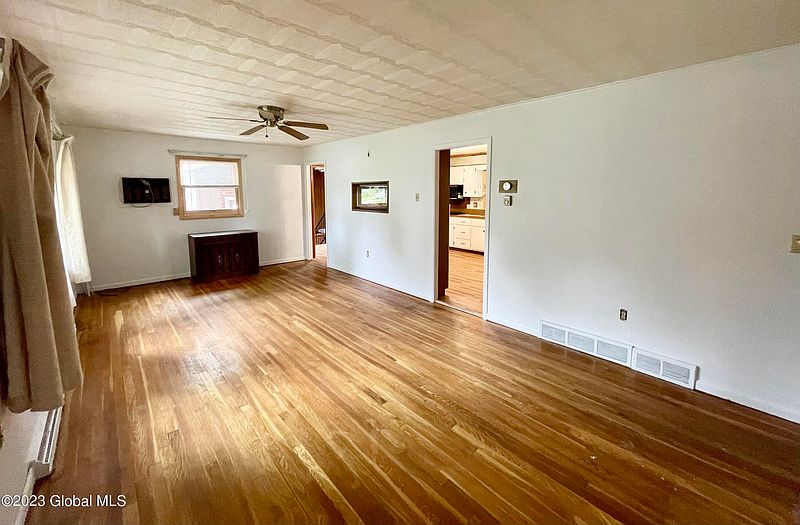 5th image of 13 Arbutus Drive