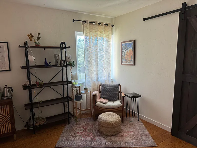 5914 Jordan Ave — Photo 5