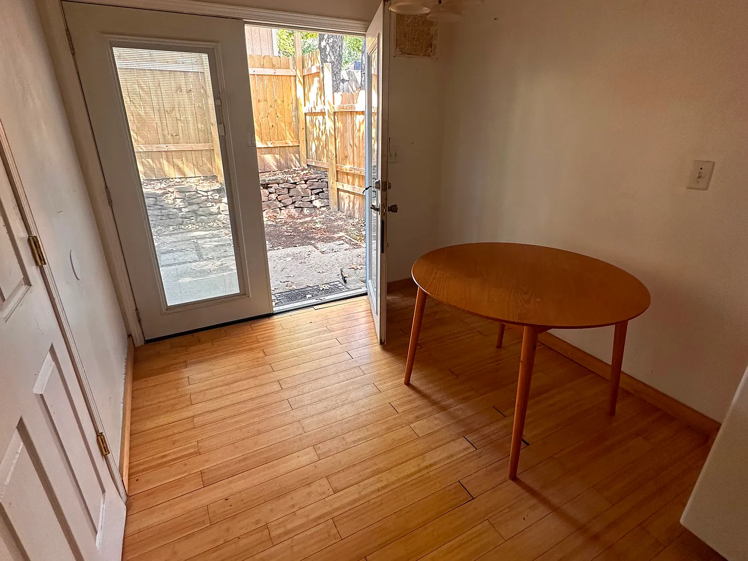 Studio, 400 sqft, $775 — Photo 3