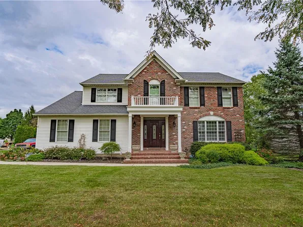 7104 Periwinkle Dr, Macungie, PA 18062
