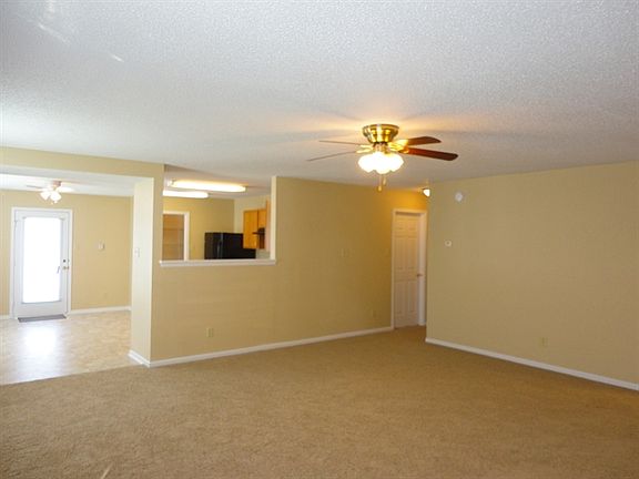 3rd image of 312 Backwood Dr