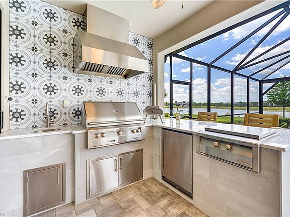 3rd image of 19528 Utopia LN
