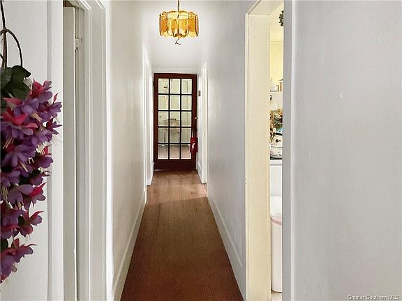 2nd image of 2581 Stillwell Ave