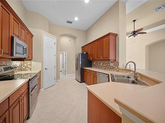 4th image of 7914 Founders CIR