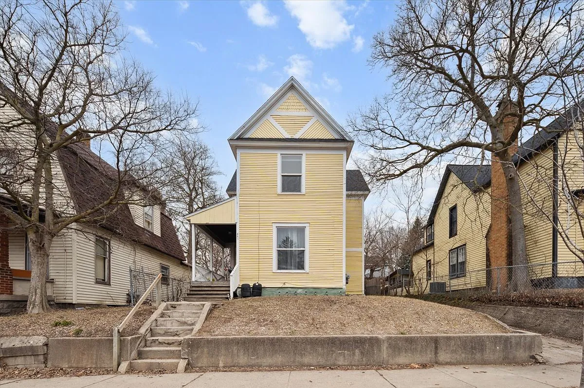 941 Prince St SE — Photo 1