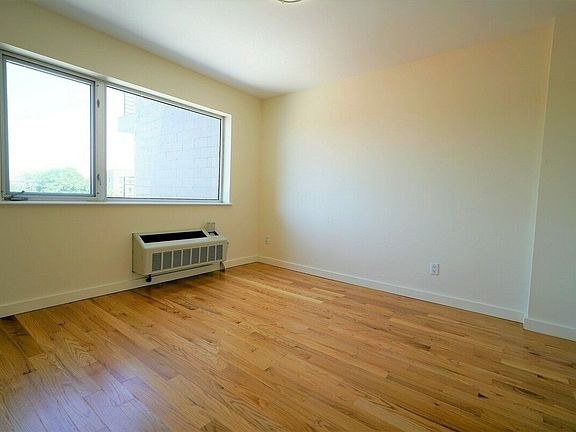 5th image of 2315 Astoria Blvd APT 3B