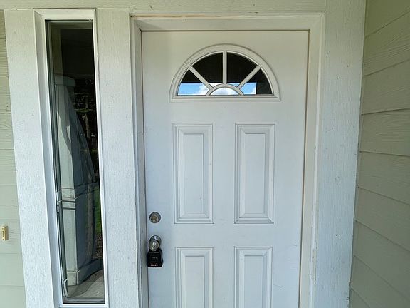 2nd image of 400-468 S Catron St #460