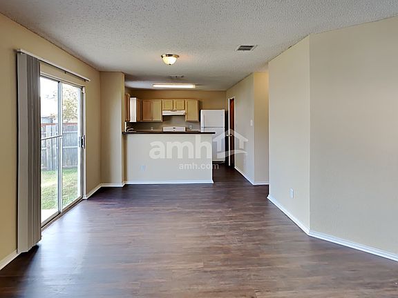 5th image of 7805 Tanbark Ln