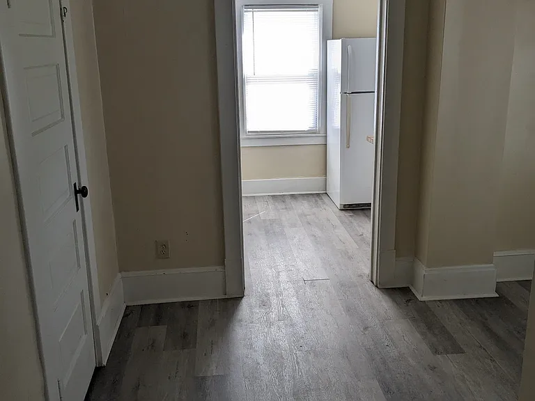 1420 Main St #3 — Photo 2
