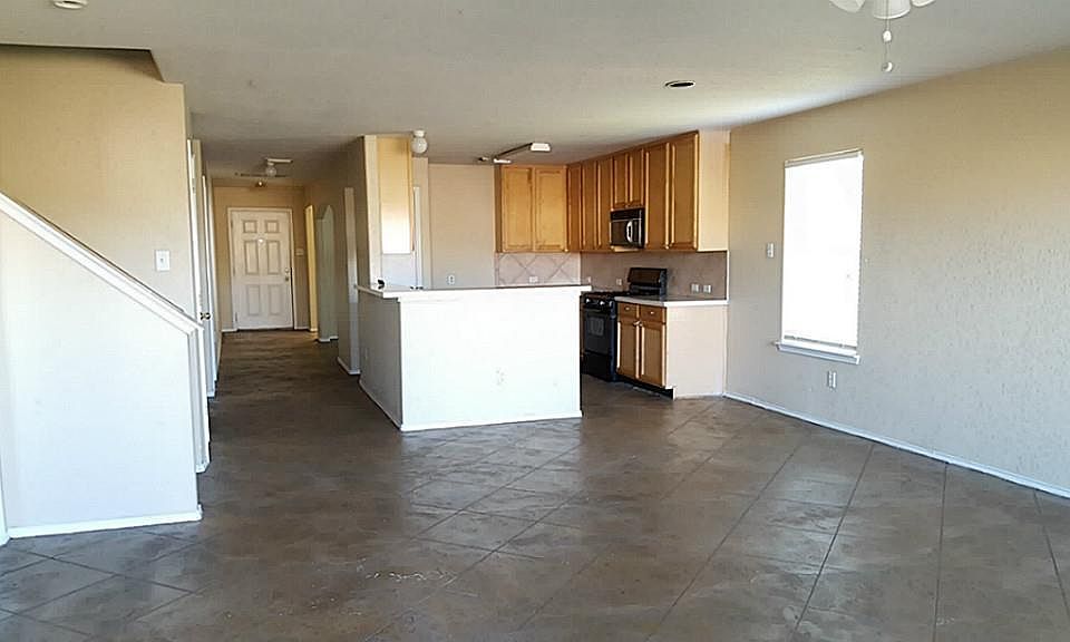 1st image of 2103 Pine Croft Dr