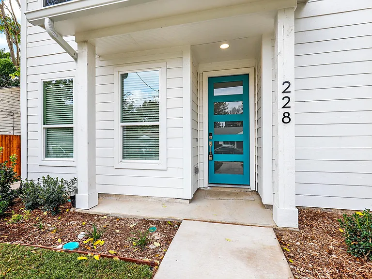 228 Sunset Ln — Photo 4