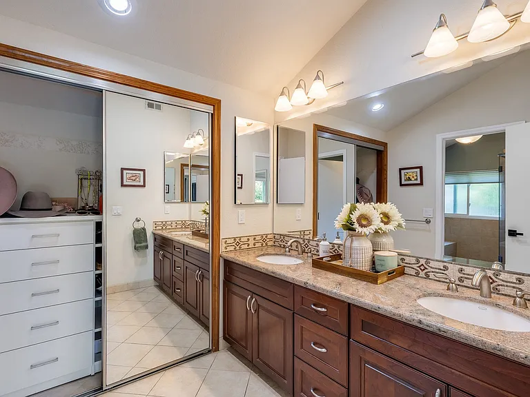 70 Mariani Ct — Photo 29