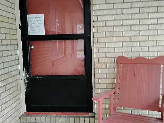 3rd image of 2216 S Circle Dr