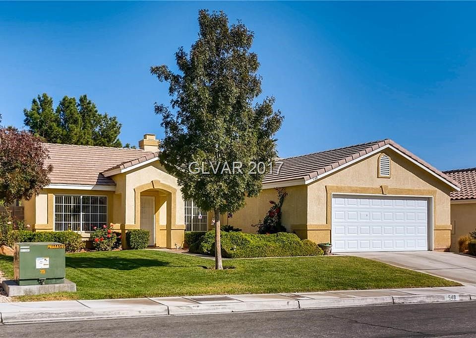Beautiful curb appeal!