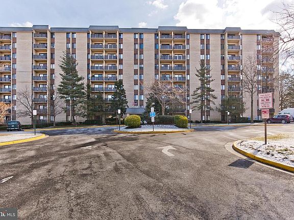 5th image of 3101 S Manchester St APT 218
