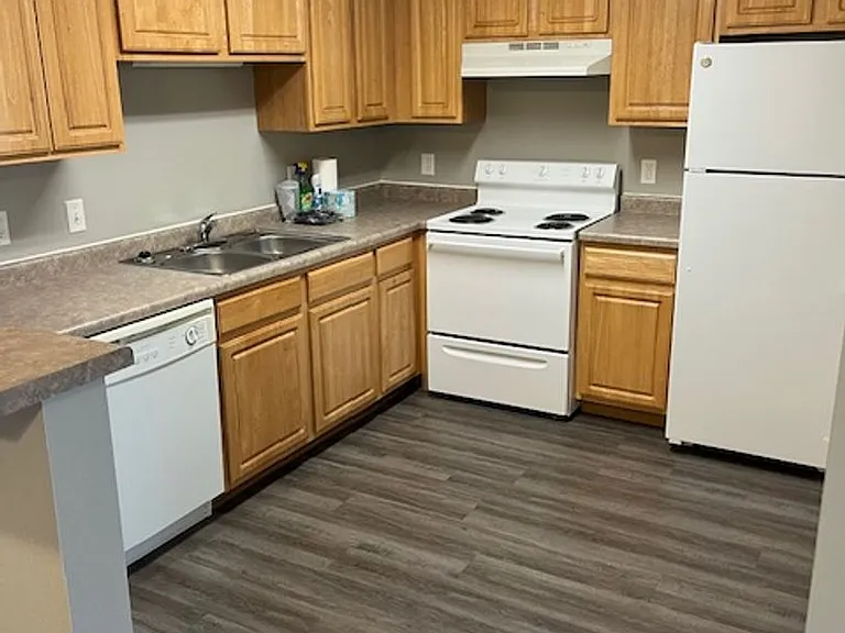 Pheasant Run Apartments — Photo 20