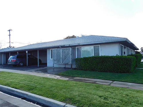 4186 E Ashlan Ave Photo 1