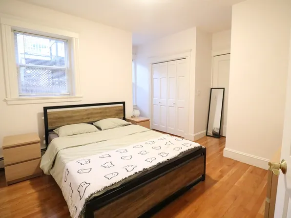 30 Upland Rd #4, Cambridge, MA 02140