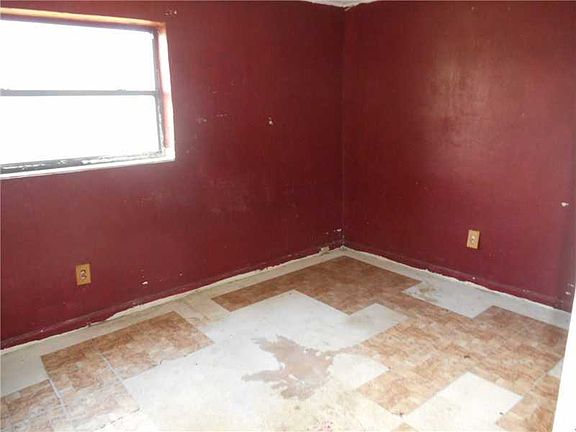 3rd image of 2760 NW 11th St