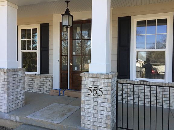 4th image of 555 Bryan Ave