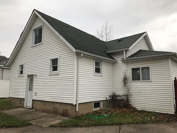 3rd image of 114 N Comstock St
