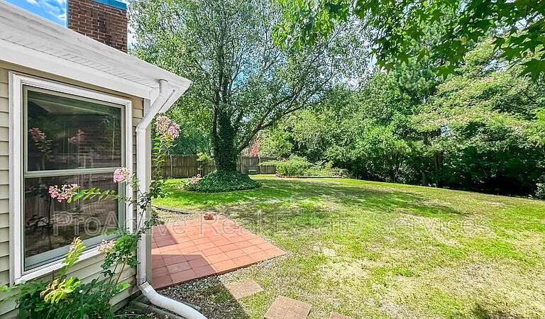 5568 Annandale Dr — Photo 24