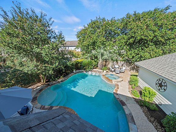 2nd image of 11323 Chestnut Woods Trl
