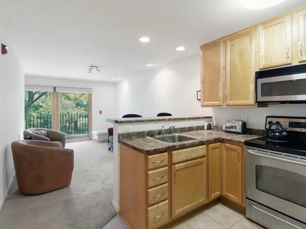 21 Matterhorn CIRCLE #21-14, Lake Geneva, WI 53147