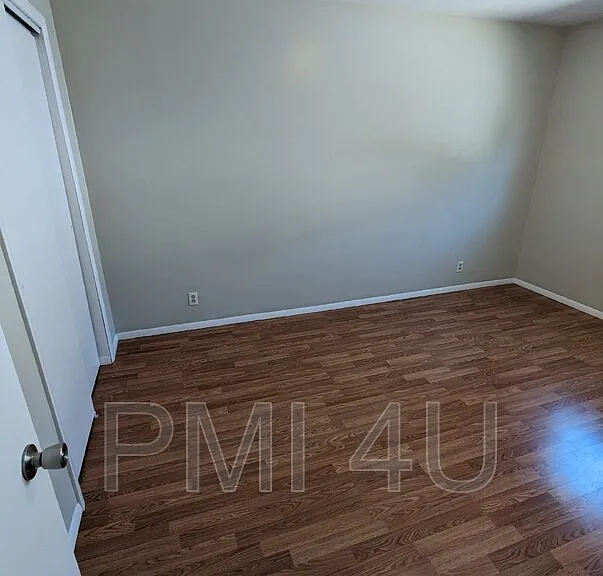 12409 Manitoba Dr NE #B — Photo 37