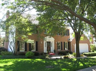 515 Highbury Ln, Geneva, IL 60134