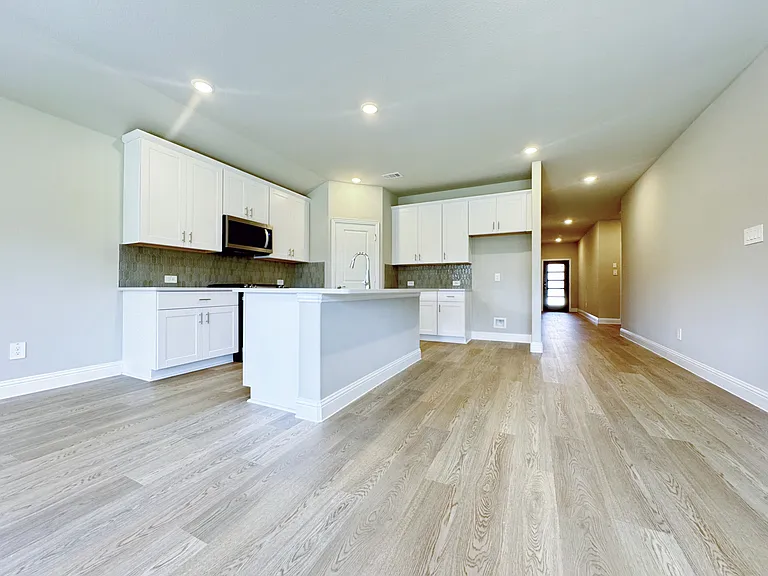 3713 Canyon Dr — Photo 3