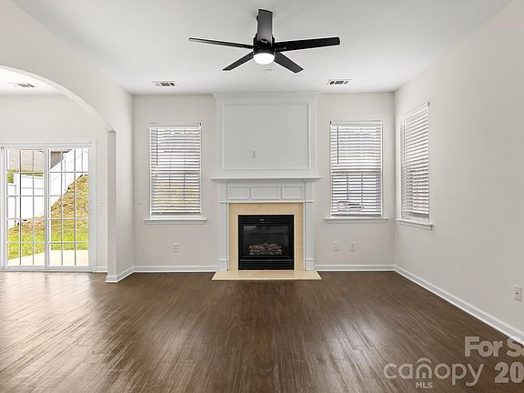 4th image of 745 Lumber Ln