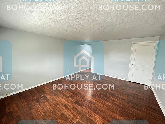 5th image of 3202 McArthur Dr APT 3