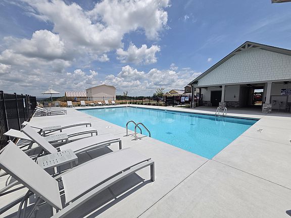 5th image of 36 Paddock Cir #111