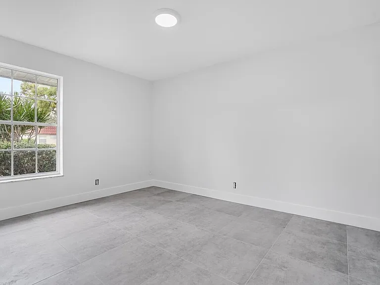 737 Nantucket Cir #B — Photo 14