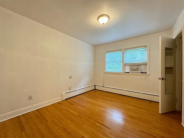73 Eugenia St #UPPER LEVEL — Photo 15