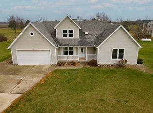 590 County Road 2175 E, Secor, IL 61771