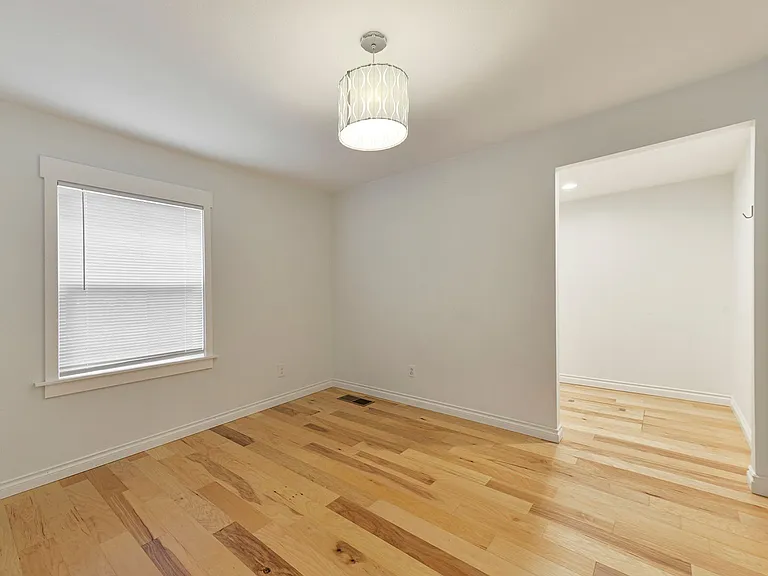8431 S 117th St — Photo 10