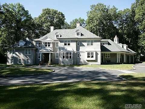 1st image of 15 Brookville Dr