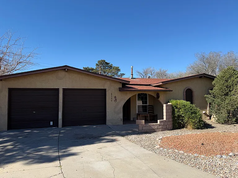6500 Martin Ct NE — Photo 2