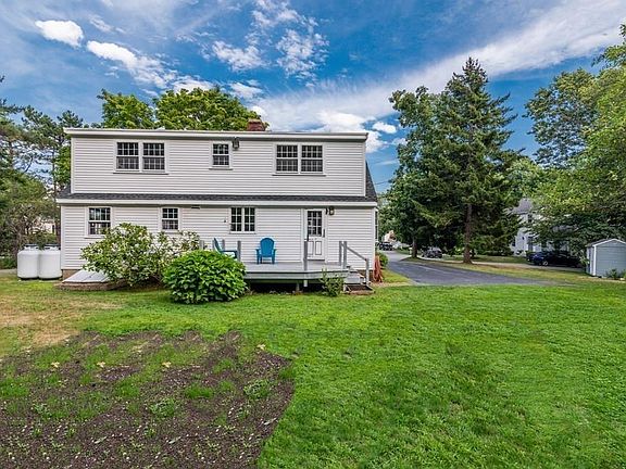 4th image of 26 Maple St
