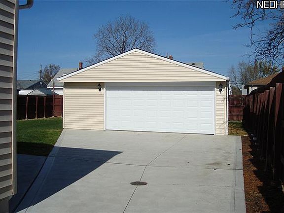 2nd image of 15864 Bowfin Blvd