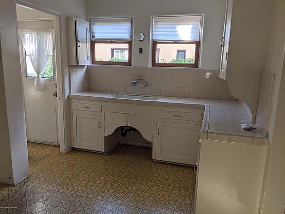 4th image of 717 Palm Dr