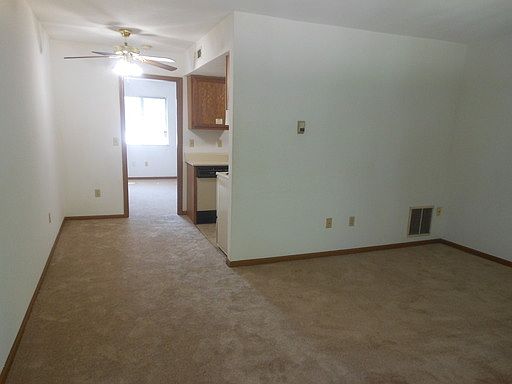 2nd image of 44 Orchard Dr APT 02
