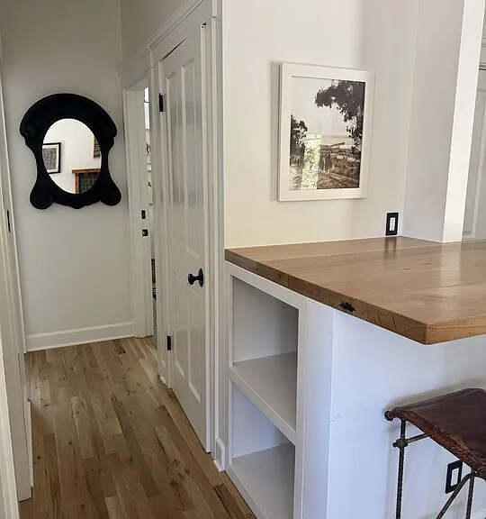 220 France Cir — Photo 12
