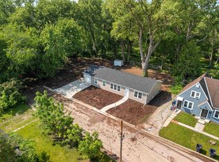 856 Riverlawn St, Neenah, WI 54956